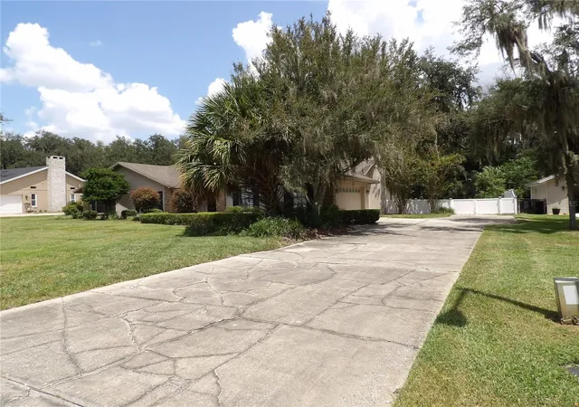 Photo 3 of Single family home for sale at 6282 Forestwood Dr E, Lakeland, FL 33811 | MLS# TB8539113 | Listing updated on 2026-08-17