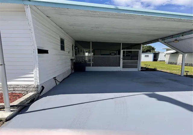 Photo 4 of Manufactured home for sale at 6100 62nd Avenue N #43, Pinellas Park, FL 33781 | MLS# TB8539122 | Listing updated on 2026-09-25