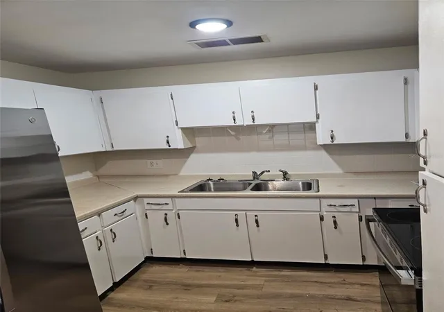 5th image of 247 S Mcmullen Booth Rd, CLEARWATER, FL 33759