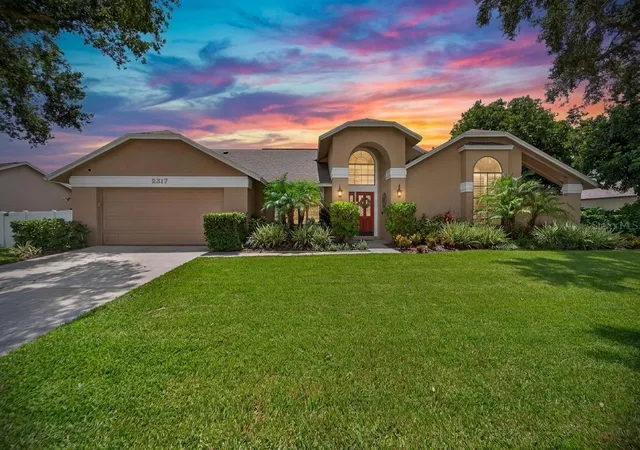 1st image of 2317 Eagle Bluff Dr, Valrico, FL 33596 | MLS# TB8539135