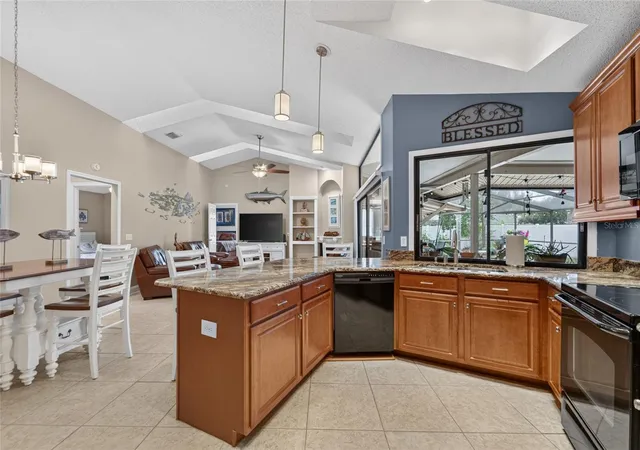 4th image of 2317 Eagle Bluff Dr, Valrico, FL 33596 | MLS# TB8539135