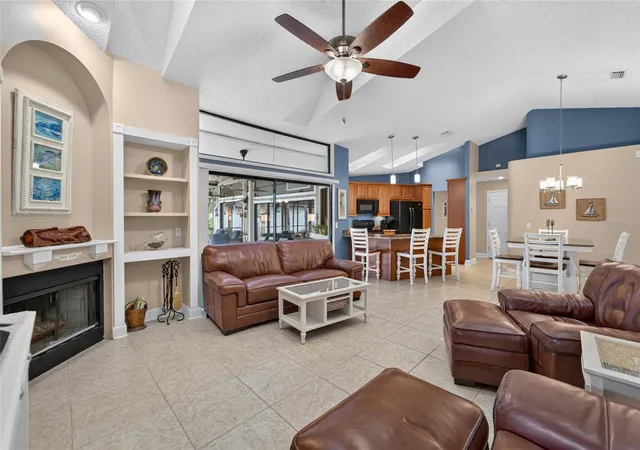 5th image of 2317 Eagle Bluff Dr, Valrico, FL 33596 | MLS# TB8539135