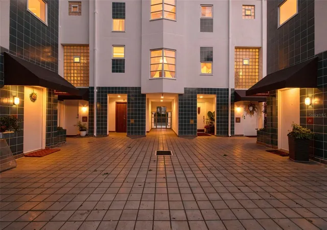 1st image of 4950 Bayshore Blvd #8, Tampa, FL 33611 | MLS# TB8539140