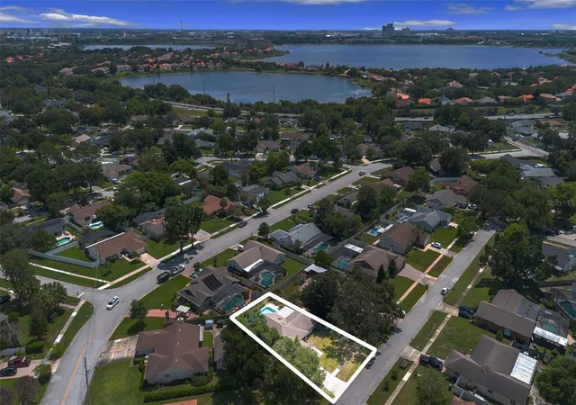 Photo 3 of Single family home for sale at 8971 Angelica Dr, Orlando, FL 32836 | MLS# O6433841 | Listing updated on 2026-09-25