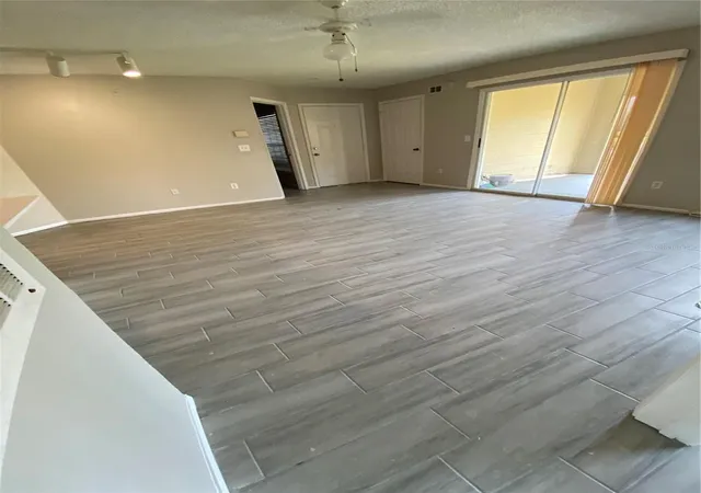 Photo 4 of Condo for sale at 5112 Park Central Dr #616, Orlando, FL 32839 | MLS# O6433855 | Listing updated on 2026-08-17