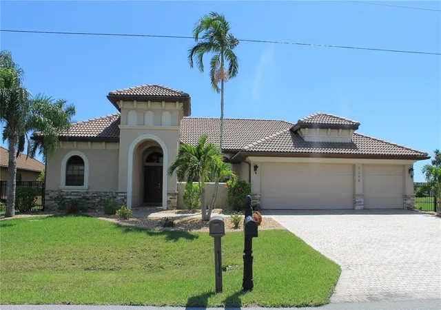 3rd image of 9348 Hialeah Ter, Port Charlotte, FL 33981 | MLS# D6148422