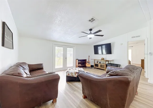 Photo 4 of Manufactured home for sale at 12717 Farmettes Rd, Lakeland, FL 33809 | MLS# TB8539183 | Listing updated on 2026-10-07