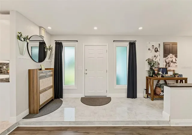 2nd image of 2165 Campus Dr, Clearwater, FL 33764 | MLS# TB8539186
