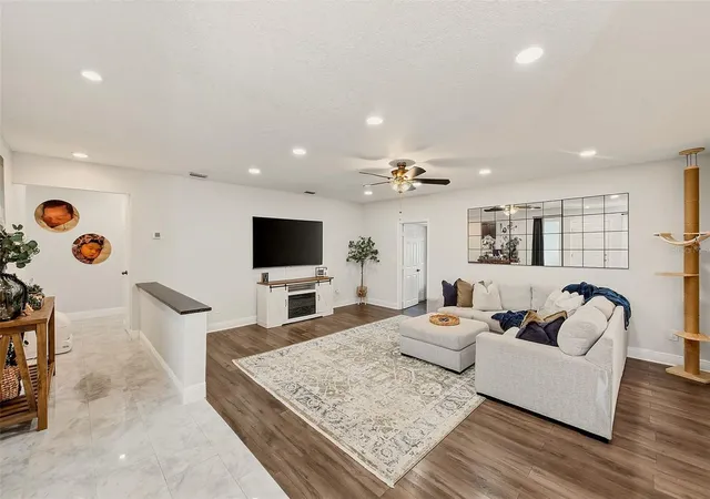 3rd image of 2165 Campus Dr, Clearwater, FL 33764 | MLS# TB8539186