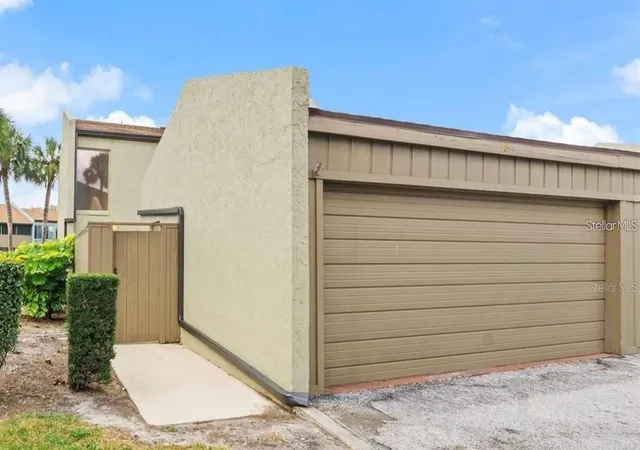 Photo 3 of Condo for sale at 2500 21st Street Nw #58, Winter Haven, FL 33881 | MLS# O6433872 | Listing updated on 2026-09-21