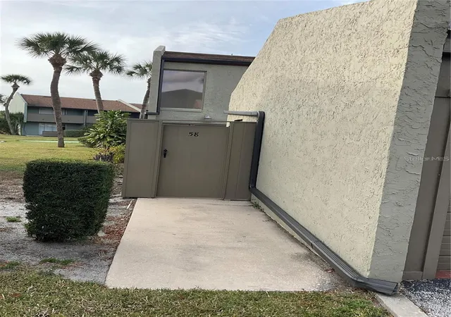 Photo 3 of Condo for sale at 2500 21st Street NW #58, Winter Haven, FL 33881 | MLS# O6433872 | Listing updated on 2026-09-21