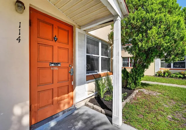 Photo 4 of Townhouse for sale at 1600 S Palmetto Ave #114, South Daytona, FL 32119 | MLS# V4950743 | Listing updated on 2026-08-22