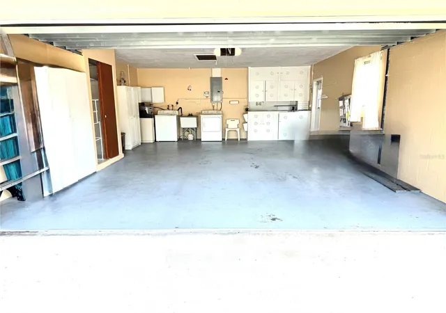 18th image of 8927 Lakewood Dr, Seminole, FL 33772 | MLS# TB8539211