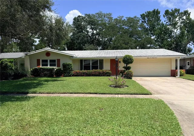 2nd image of 8927 Lakewood Dr, Seminole, FL 33772 | MLS# TB8539211