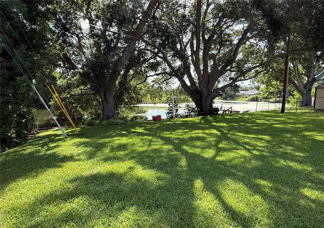 3rd image of 8927 Lakewood Dr, Seminole, FL 33772 | MLS# TB8539211