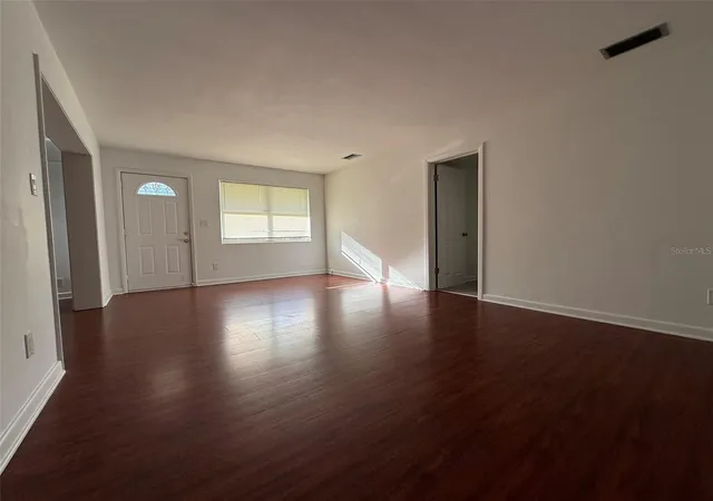4th image of 536 Ne 12Th Ct, Gainesville, FL 32601 | MLS# GC542773