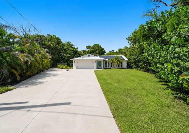2nd image of 1163 Nw 16th Pl, Stuart, FL 34994 | MLS# O6433893