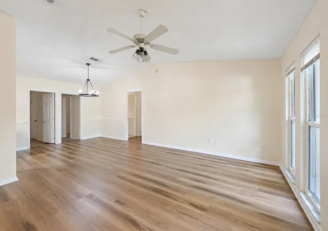 5th image of 1163 Nw 16Th Pl, Stuart, FL 34994 | MLS# O6433893