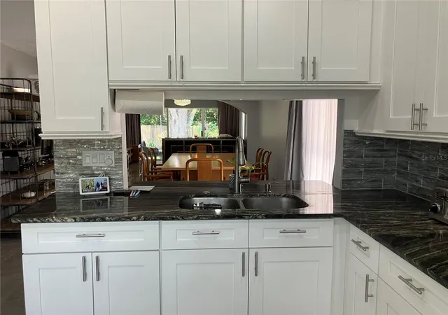 3rd image of 3440 Laurel Dale Dr, Tampa, FL 33618 | MLS# TB8539235