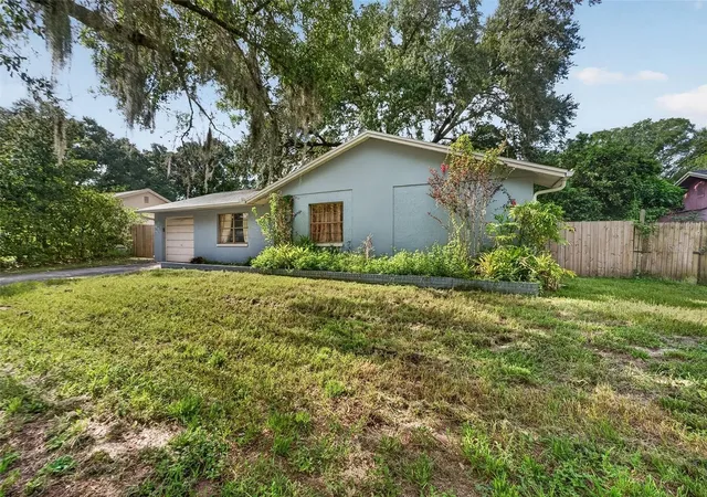 3rd image of 1917 Cedarbrooke Dr, Lutz, FL 33549 | MLS# TB8539236