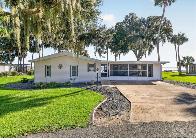 1st image of 38310 Langlois Pl, Leesburg, FL 34788 | MLS# L4964322