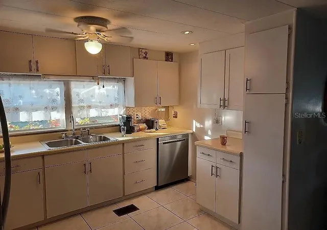 5th image of 7880 54Th Ave N #106, Saint Petersburg, FL 33709 | MLS# TB8539259