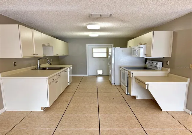 2nd image of 242 Winter Ridge Blvd #242, Winter Haven, FL 33881 | MLS# L4964323