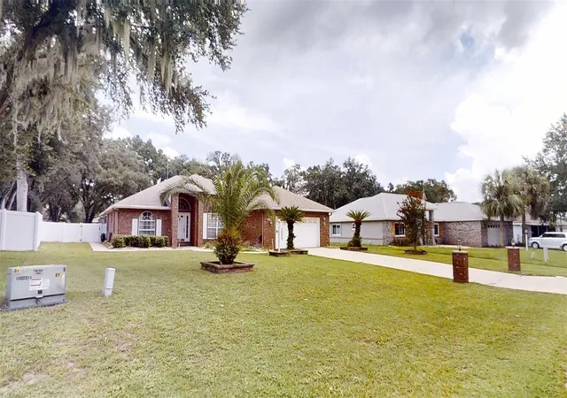 Photo 2 of Single family home for sale at 10625 Sw 73rd Avenue, Ocala, FL 34476 | MLS# OM730487 | Listing updated on 2026-08-19