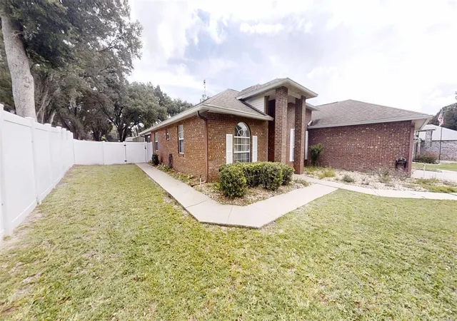 Photo 4 of Single family home for sale at 10625 SW 73rd Avenue, Ocala, FL 34476 | MLS# OM730487 | Listing updated on 2026-08-19