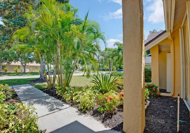 3rd image of 5410 61St St E, Bradenton, FL 34203 | MLS# A4703101