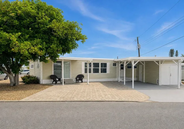 2nd image of 2203 Minnesota Ave, Bradenton, FL 34207 | MLS# A4703110