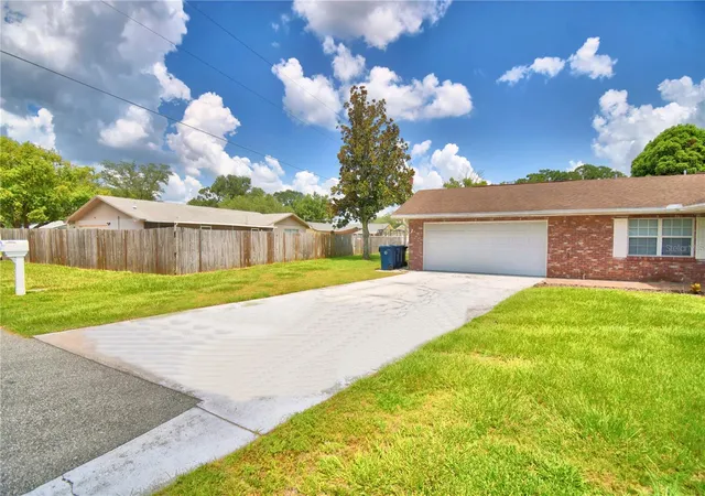 3rd image of 1206 Susan Ln, Auburndale, FL 33823 | MLS# P4939607