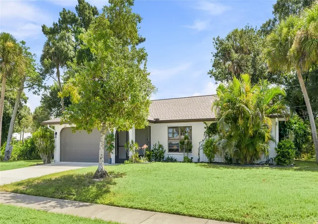 Photo 2 of Single family home for sale at 3207 Valencia Rd, Venice, FL 34293 | MLS# N6145384 | Listing updated on 2026-09-02