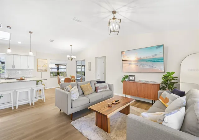 Photo 4 of Single family home for sale at 3207 Valencia Rd, Venice, FL 34293 | MLS# N6145384 | Listing updated on 2026-09-02
