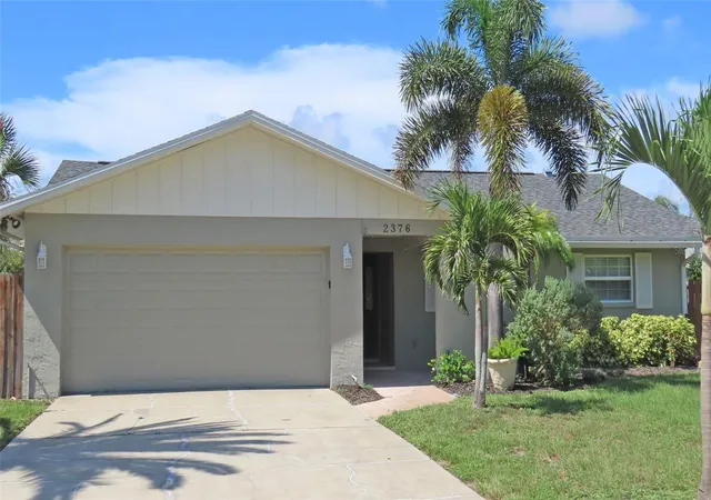 3rd image of 2376 Millwood Ln, Clearwater, FL 33763 | MLS# TB8539330