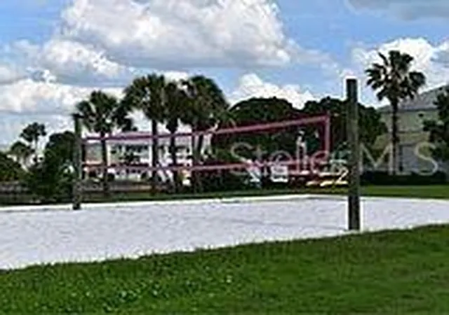 Listing Photo 2 - Condo for sale in building located at 4728 Bch, ST PETERSBURG, FL 33705 - Unit #C
