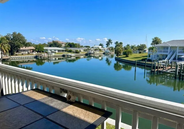 Photo 4 of Condo for sale at 4728 Beach #C, Saint Petersburg, FL 33705 | MLS# TB8539336 | Listing updated on 2026-09-01