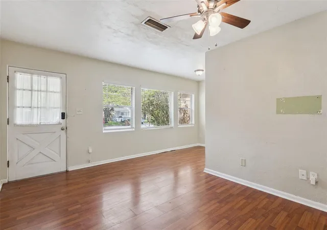 3rd image of 1904 Valencia Rd, Orlando, FL 32803 | MLS# O6433976