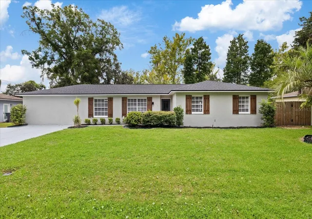 Photo 3 of Single family home for sale at 3417 Lori Ln S, Lakeland, FL 33801 | MLS# TB8539355 | Listing updated on 2026-08-17