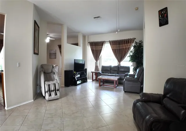 3rd image of 207 39Th St E, Bradenton, FL 34208 | MLS# A4703124