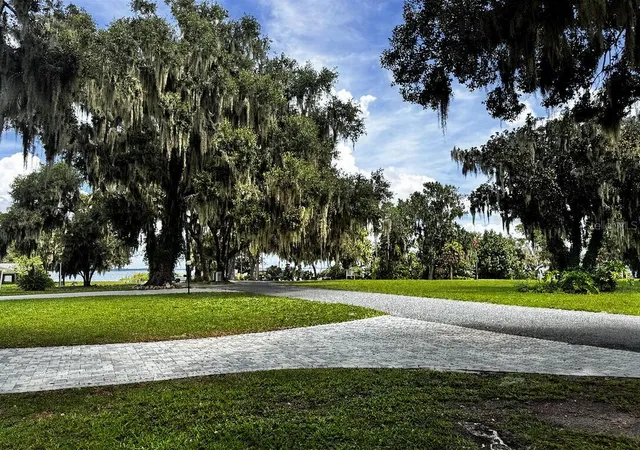 Photo 3 of Sale Pending at 46 Palm Dr, Yalaha, FL 34797 | MLS# O6433995 | Listing updated on 2026-08-31