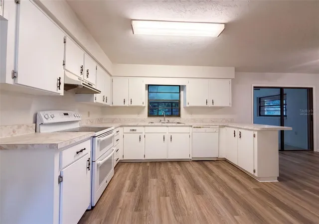 2nd image of 4621 Nw 29th Ave, Gainesville, FL 32606 | MLS# O6434007