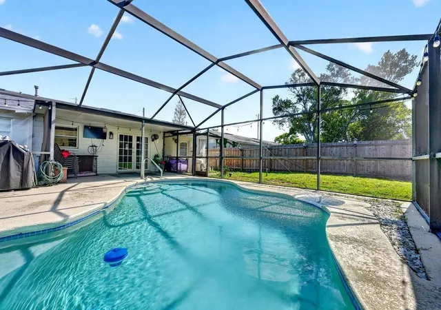 2nd image of 880 Seminole Ave, Longwood, FL 32750 | MLS# V4950755