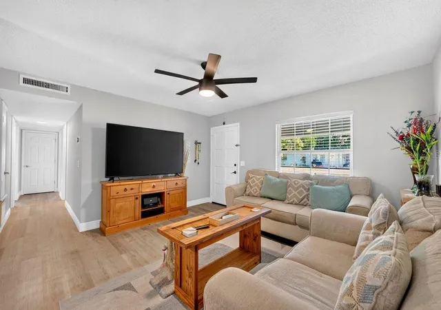 4th image of 880 Seminole Ave, Longwood, FL 32750 | MLS# V4950755