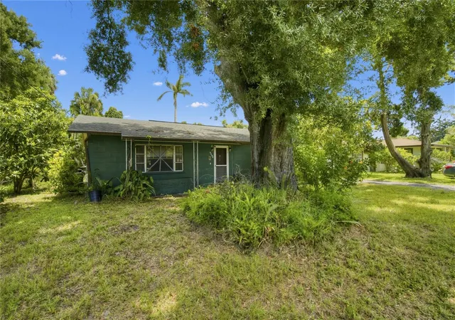 1st image of 5803 13th St E, Bradenton, FL 34203 | MLS# TB8539399