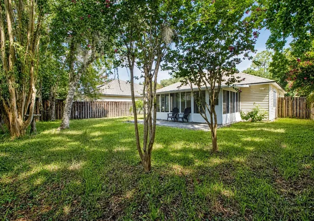 3rd image of 2523 Nw 38 Pl, Gainesville, FL 32605 | MLS# GC542796
