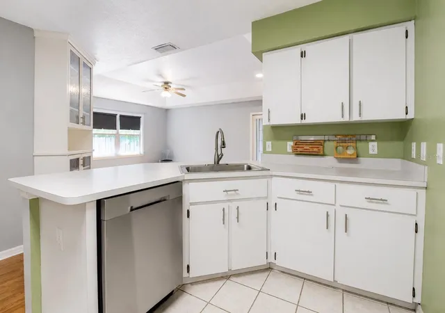 5th image of 2523 Nw 38 Pl, Gainesville, FL 32605 | MLS# GC542796