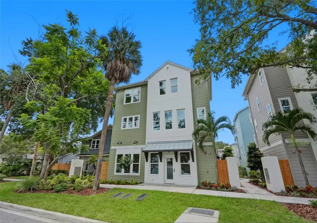 1st image of 2540 1st Ave N, Saint Petersburg, FL 33713 | MLS# TB8539472