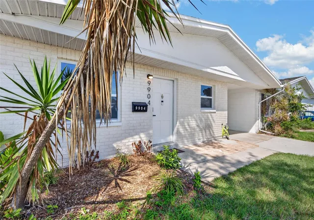 2nd image of 9904 Tulip St N, Pinellas Park, FL 33782 | MLS# TB8539484