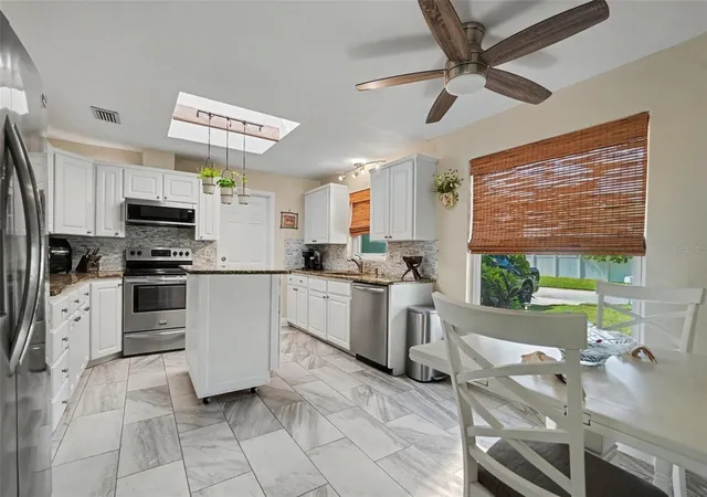 4th image of 12080 66Th Ave, Seminole, FL 33772 | MLS# TB8539486